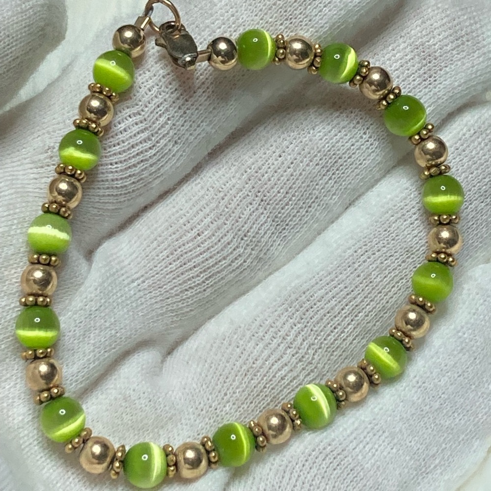 Rare Vintage Cat’s Eye Green Apple Bracelet